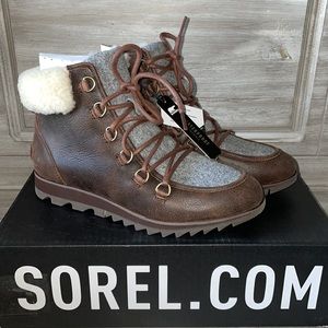 SOREL Women’s Harlow Lace cozy boot 7.5!